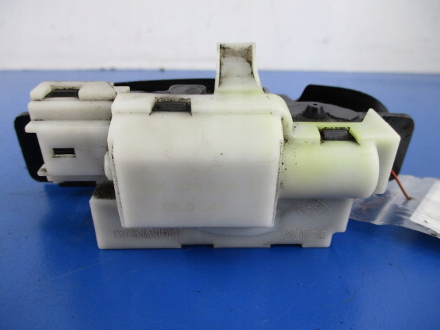 фото №3, Scenic ii замок кришки задня центральний 8200076240e