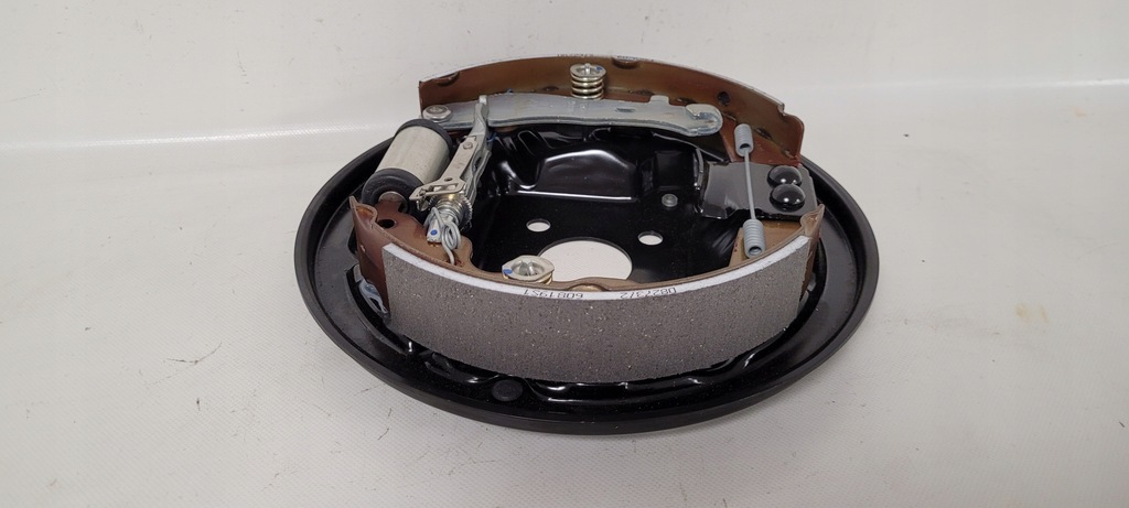 фото №4, Диск якорная тормозные колодки левая задняя renault captur