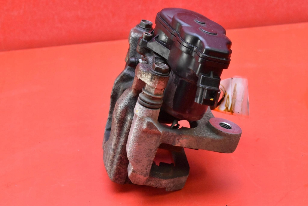 фото №4, Суппорт тормозной правый задняя toyota bz4x 204 km 22-