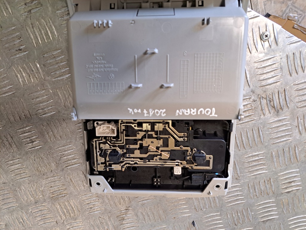 фото №8, Vw touran 3 5ta лампа стельовий