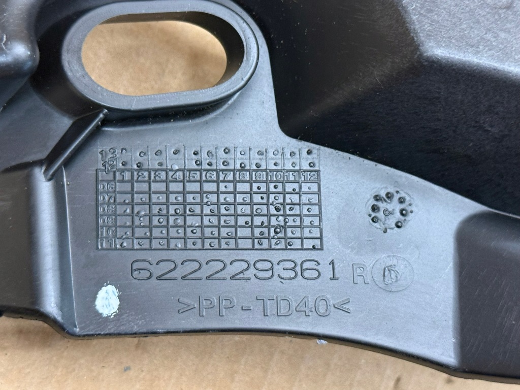 Renault laguna iii 3 рестайлінг  кронштейн напрямна лампи передній правий 622229361 Оригінал