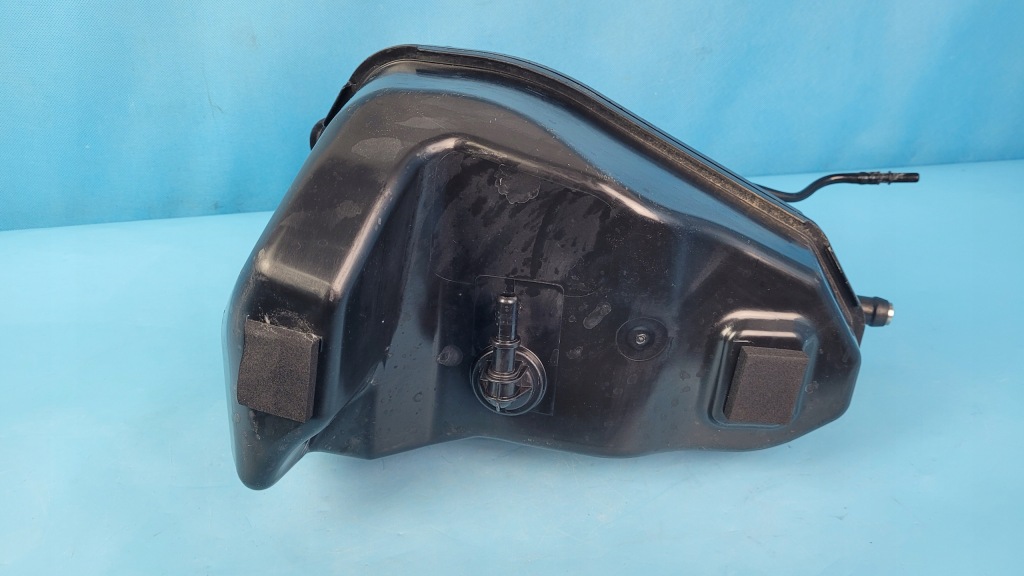 Bmw 5' g31 518d touring 18r бак adblue scr пассивный 7381415 Недорого