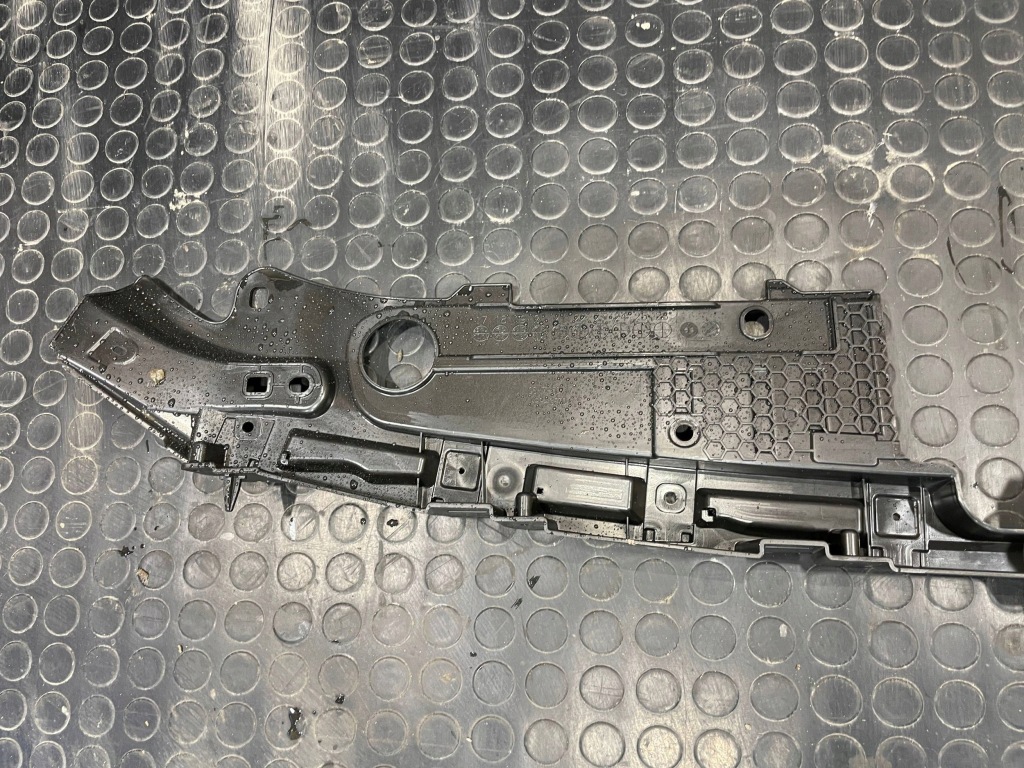 Mazda 6 gj 3 3 рестайлинг  18-24 накладка верхний поперечина перед передний Киев