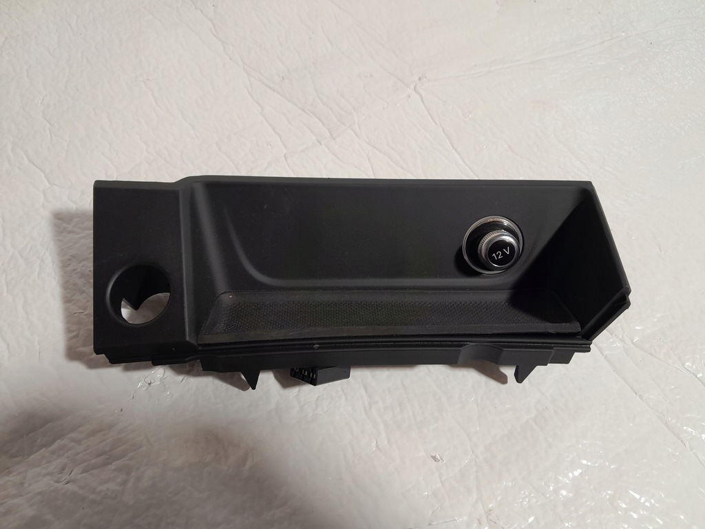 фото №1, Audi a4 b9 полка консоли запуск стоп 8w1864131