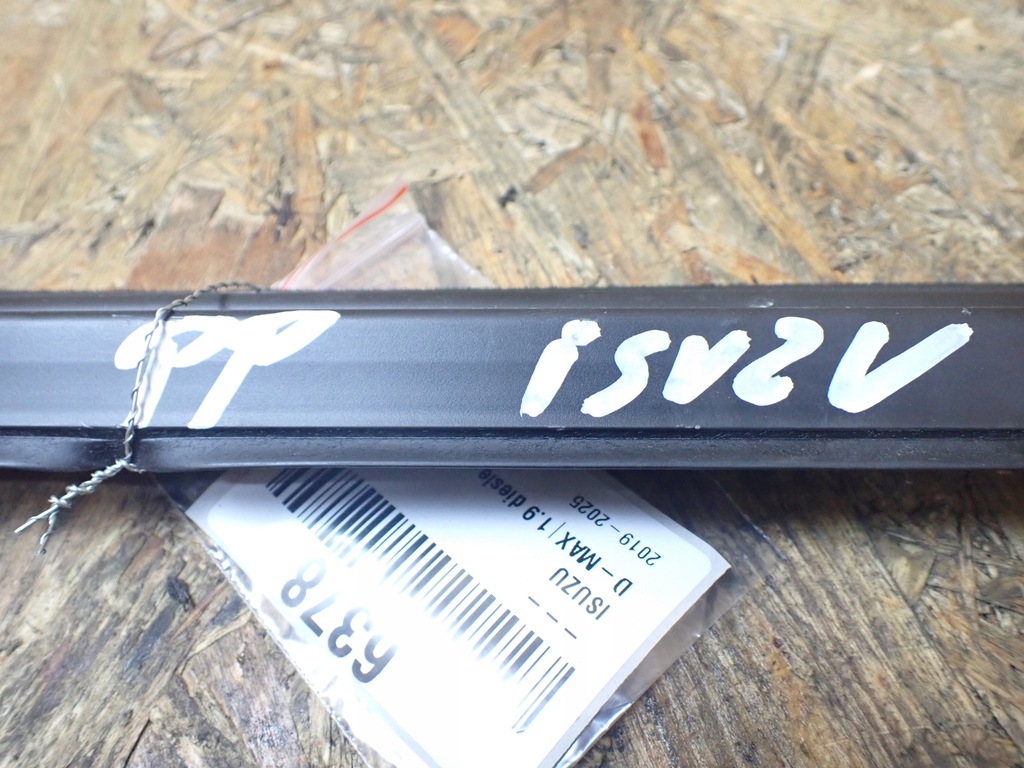 фото №9, Молдинг ущільнювач правий перед isuzu d-max iii 2021 6378