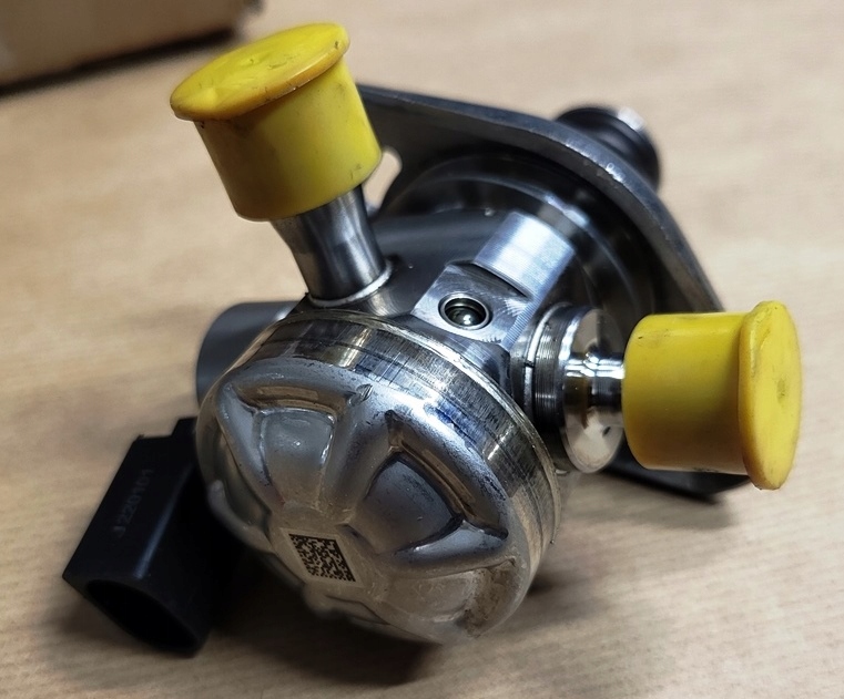 Насос впрыскная 166301353r dacia dokker duster jogger sandero 1.3 tce оригинал Доставка