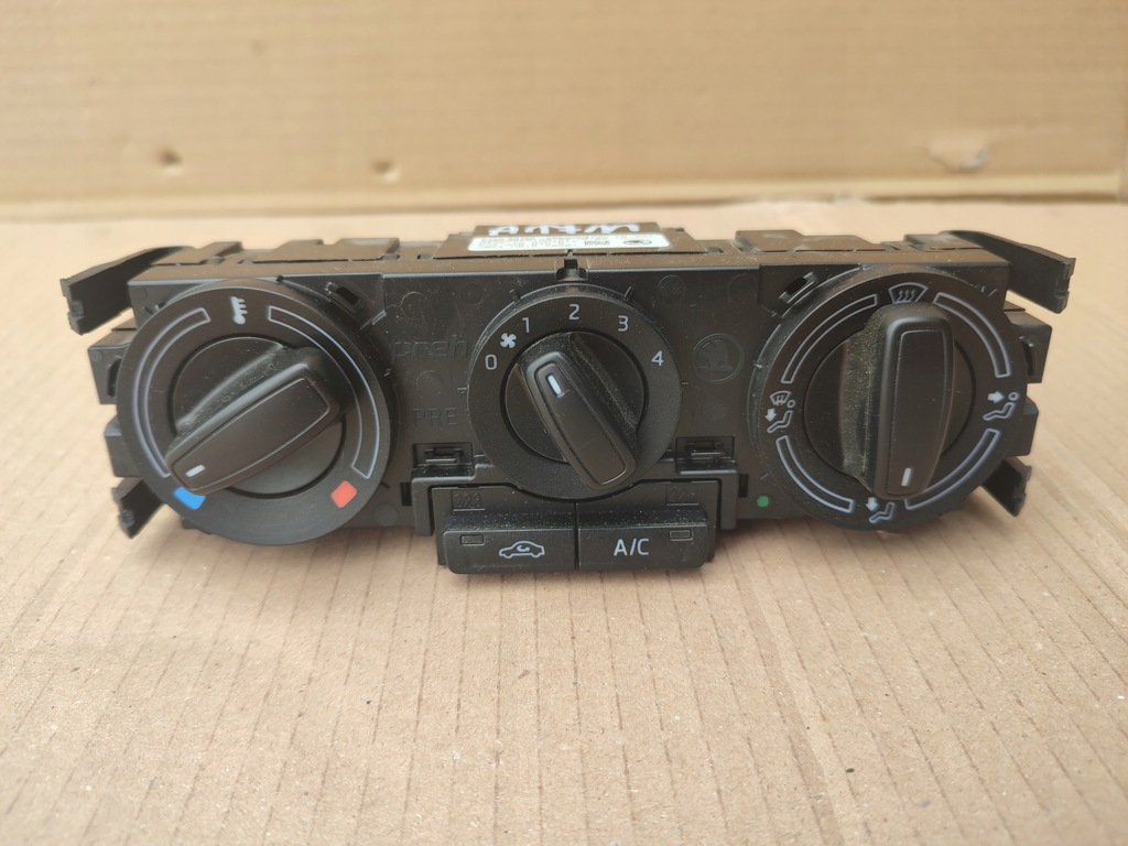 фото №1, Панель обдув skoda rapid lift 5ja820045b 67tys пробег europa