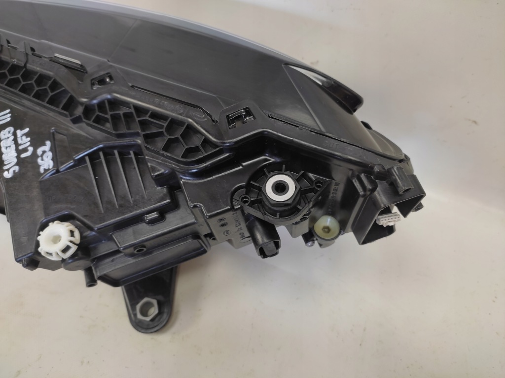 Купить Skoda superb 3 рестайлинг  3v1 фара правый  перед full led 2019-