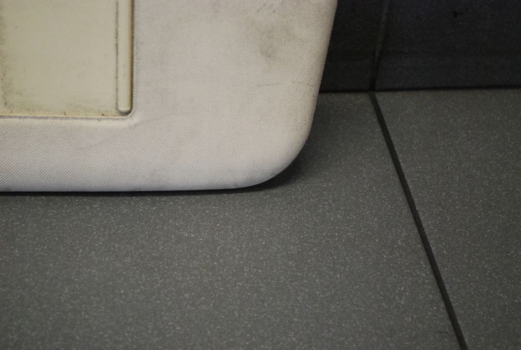 фото №5, Козырёк правый audi a6 c5 bananowy 4b0857552