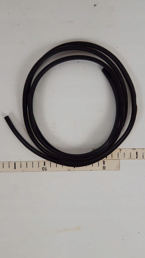 фото №1, Прокладка стекло крышка багажника yaris 3 iii auris 2 ii rav4