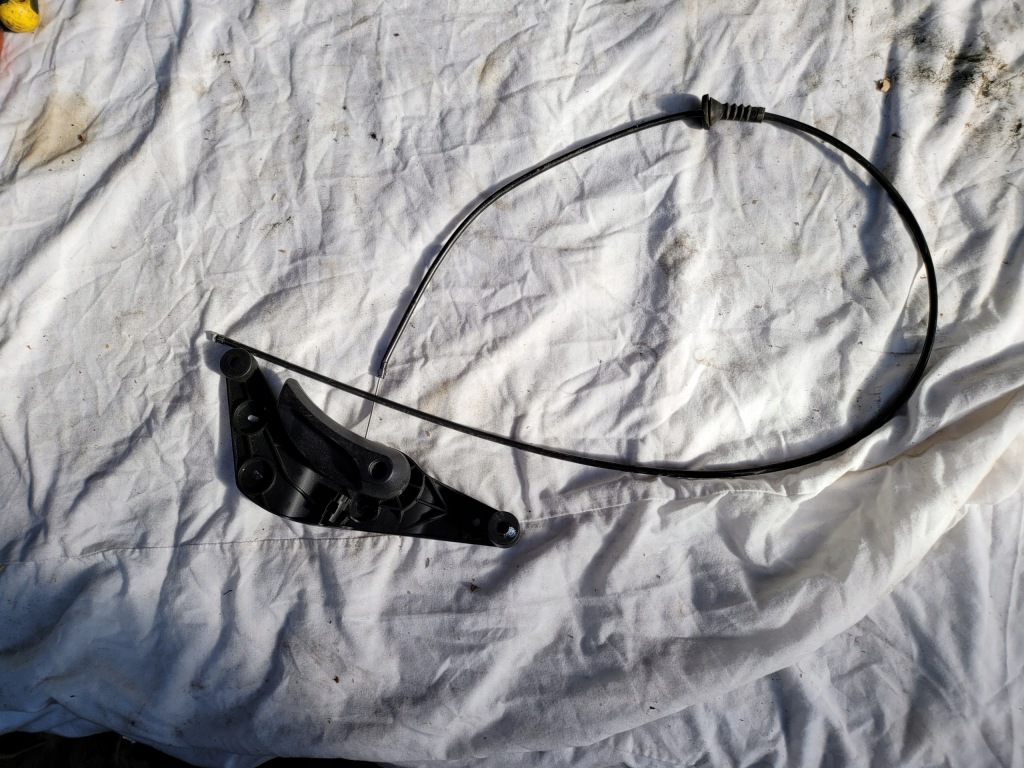 фото №1, Трос кронштейн капот bmw f01 f02 f10 f11 9114002