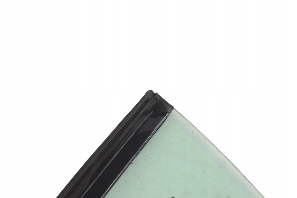 фото №2, Mercedes slk250cdi стекло четвертькруглая задняя левая r172 2012 rhd