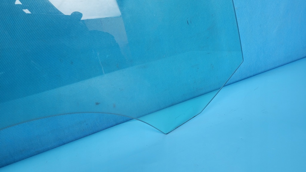 Peugeot 508 2 22r стекло боковое  дверь правый  перед 9816028480 с Разборки