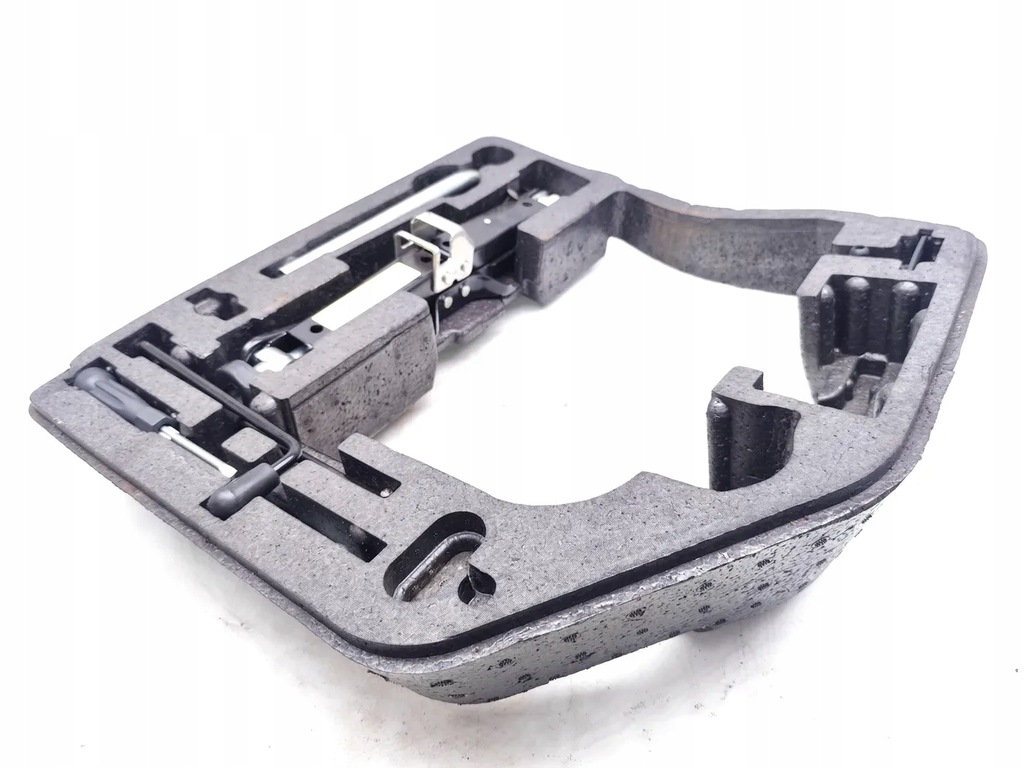 фото №12, Audi a5 набір інструментів do колеса запасного 2009 coupe 2/3dr 8t0012109a