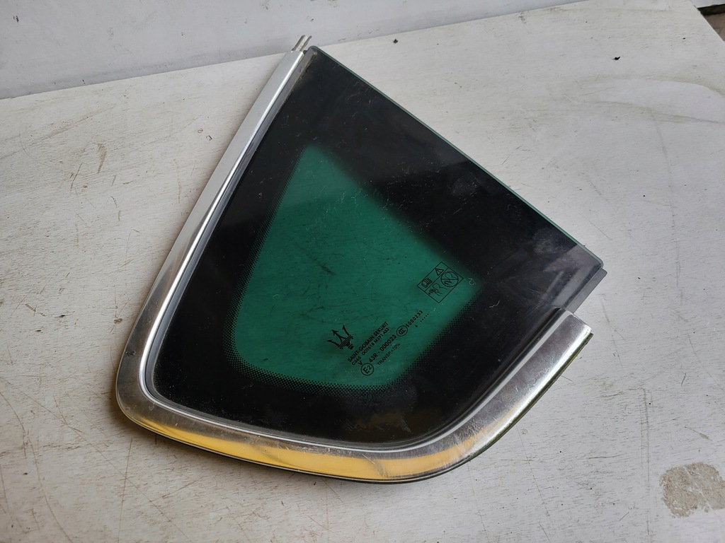 фото №6, Maserati levante sq 4 стекло задняя крыла кузовная правая 06701010600