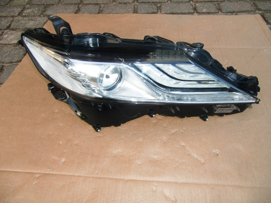 фото №1, Лампа права toyota camry full led euro ory ładna 24 контакти