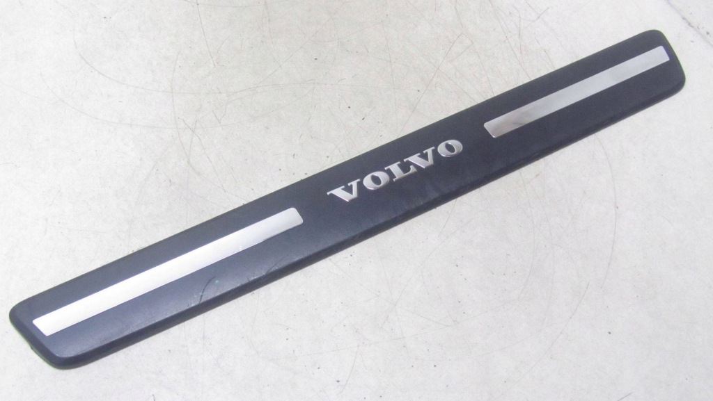 Купить Volvo xc60 накладка  накладка порога  правая передок  31349213