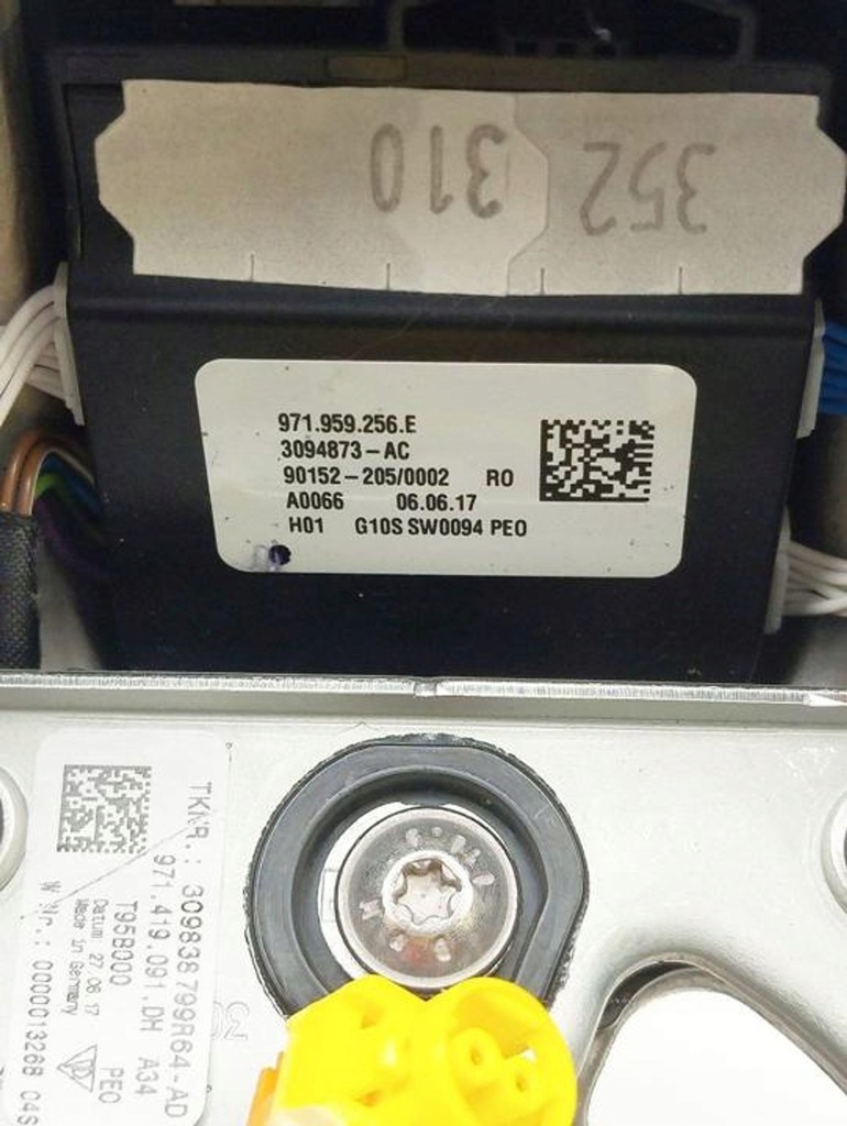 фото №14, Porsche panamera 971 2018 руль