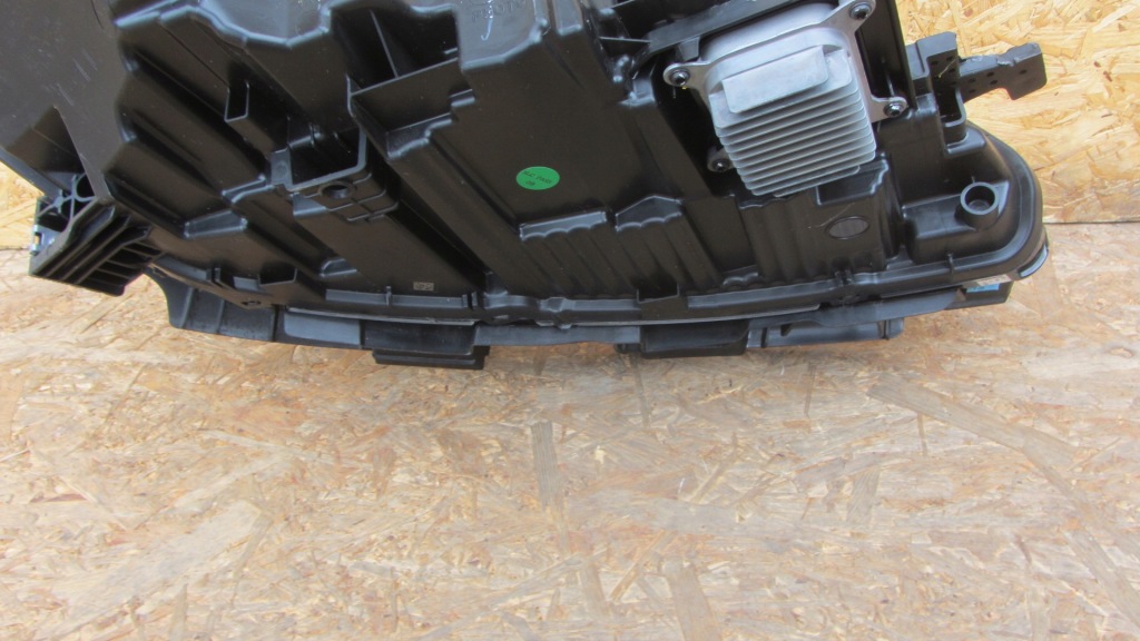 Передня ліва лампа tesla 3 model 3 рестайлінг  full led 2023- Доставка