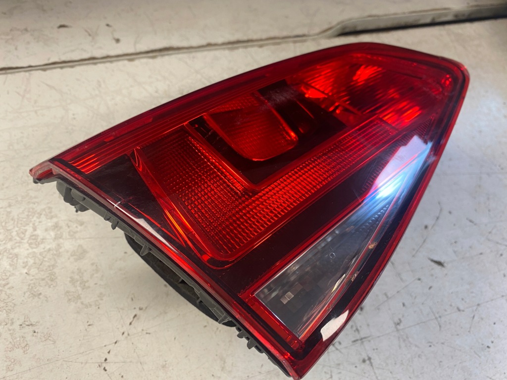 фото №5, Vw golf vii лампа лівий задня w кришка 5g0945093t