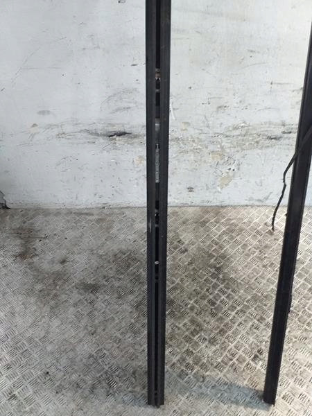 Напрямна напрямна сидінь mercedes w447 long Недорого