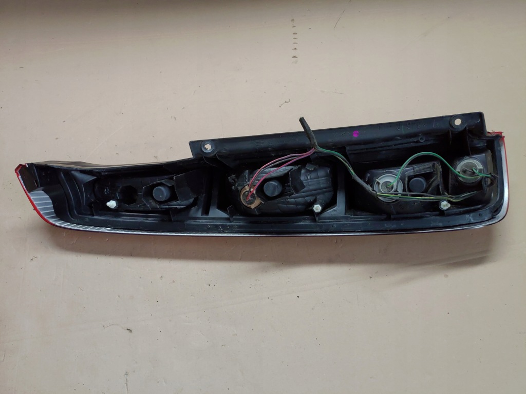 фото №13, Лампа правый задняя nissan x-trail t30 lift 03-07