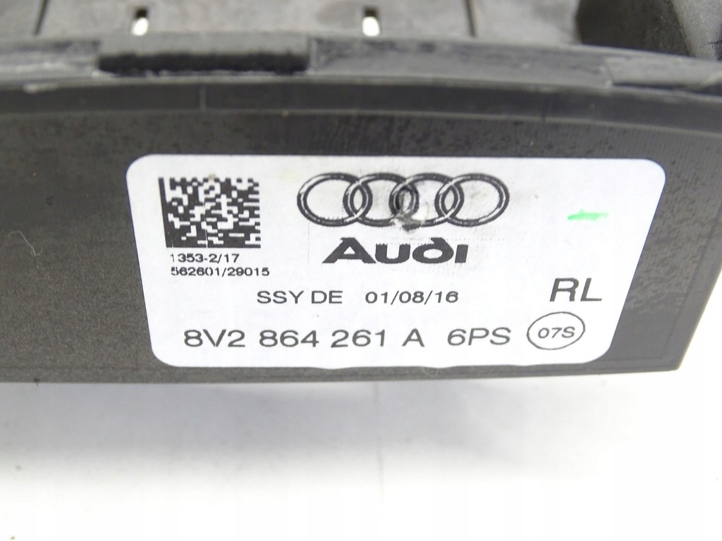 фото №6, Туннель средний dekor подстаканник audi a3 8v 8v2864261a