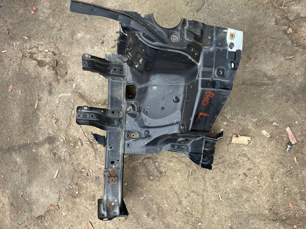 фото №1, Hyundai i40 четверть лонжерон левый перед 2011-