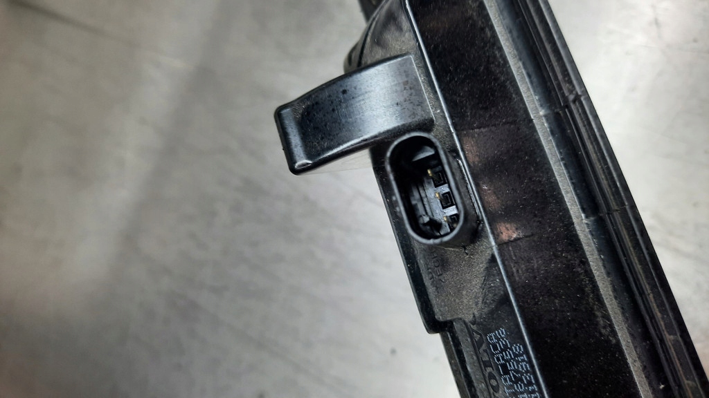 фото №8, Накладка мікровимикач кришки 31675536 volvo xc90 ii