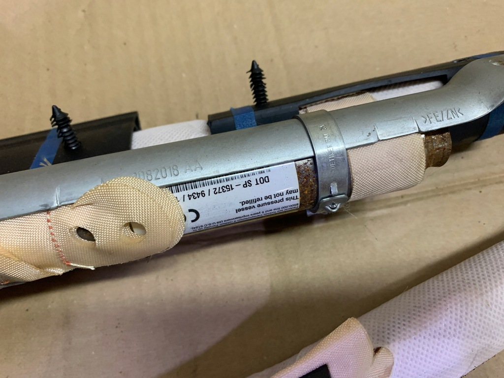 фото №6, Шторка безопасности воздушная правая chevrolet camaro ss 6.2