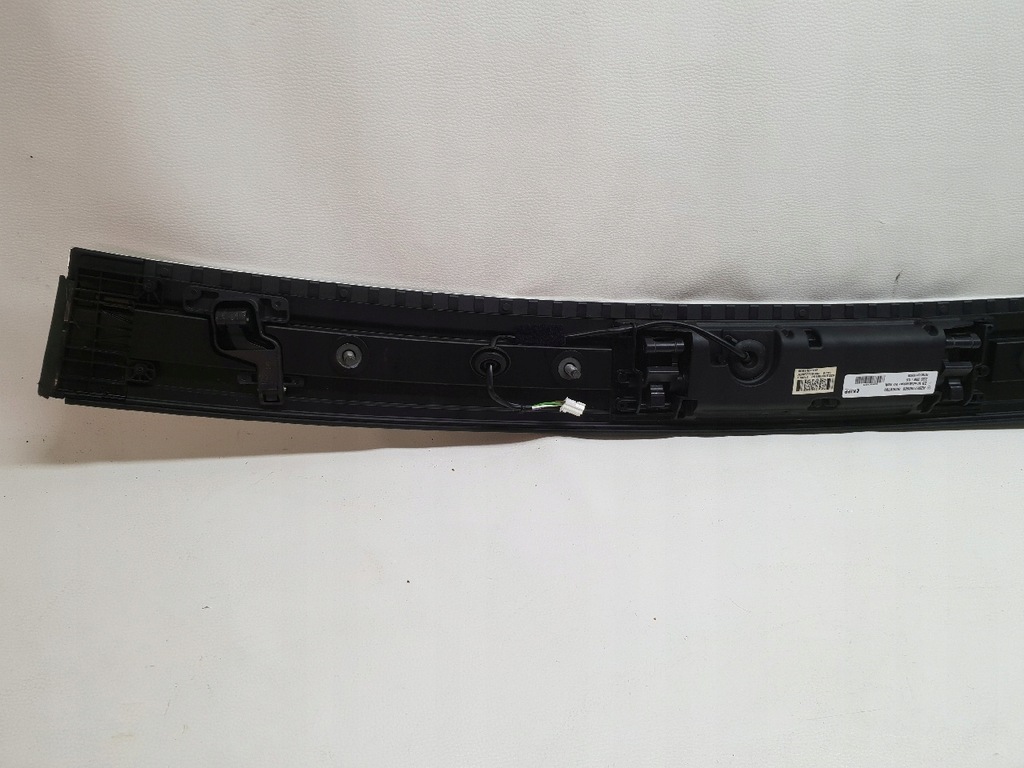 фото №8, Mercedes w205 ветрозащитный экран windshot спойлер a2057700900