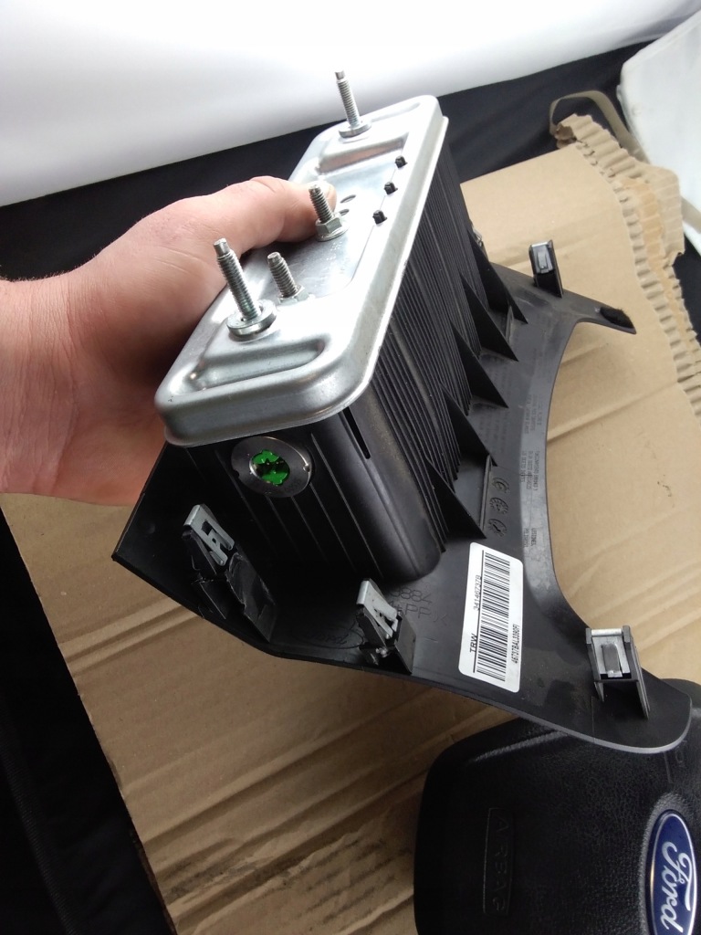 фото №12, Fiesta mk7 lift консоль подушка безпеки пасажир i водій колінна