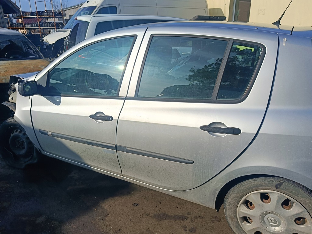 фото №6, Renault clio iii бампер задняя ted69