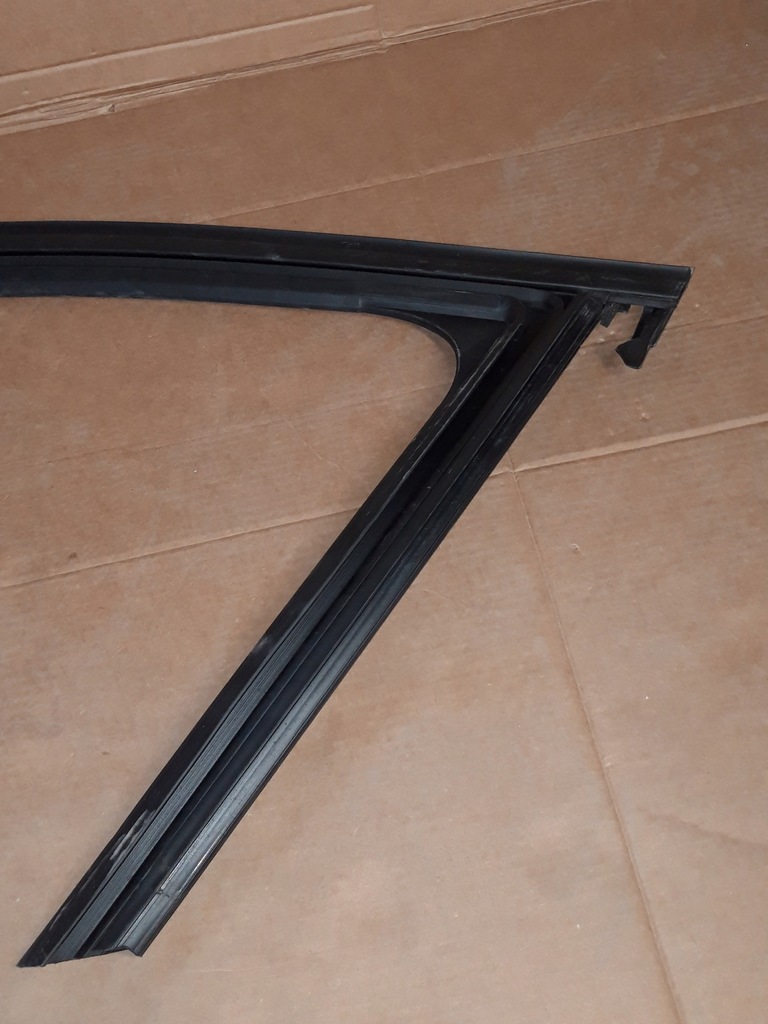 фото №7, Citroen c3 iii 9813201980 рамка прокладка двері лівий перед