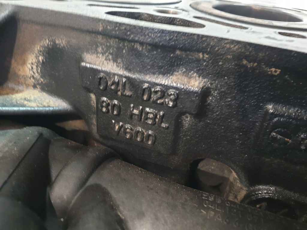 фото №14, Dół двигуна блок wał поршні 04l023c vw audi skoda 2.0 tdi dfs