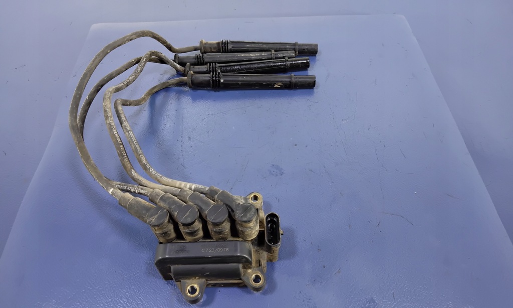 фото №1, Dacia sandero i 1.2 16v катушка зажигания 77040001