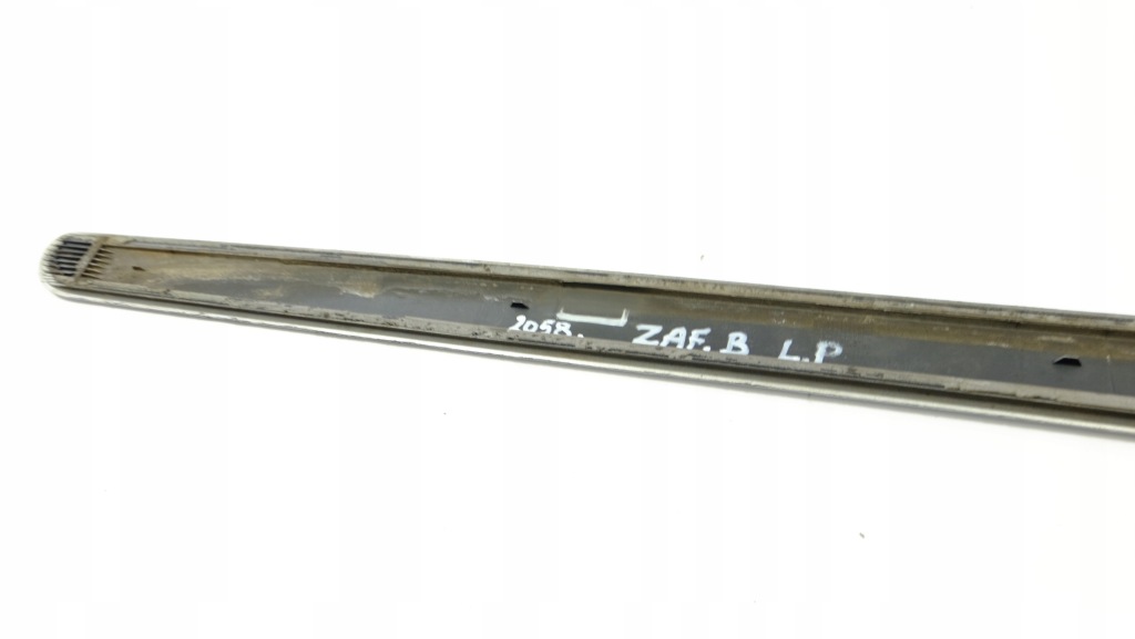 фото №8, Opel zafira b молдинг дверь левый перед 13137772