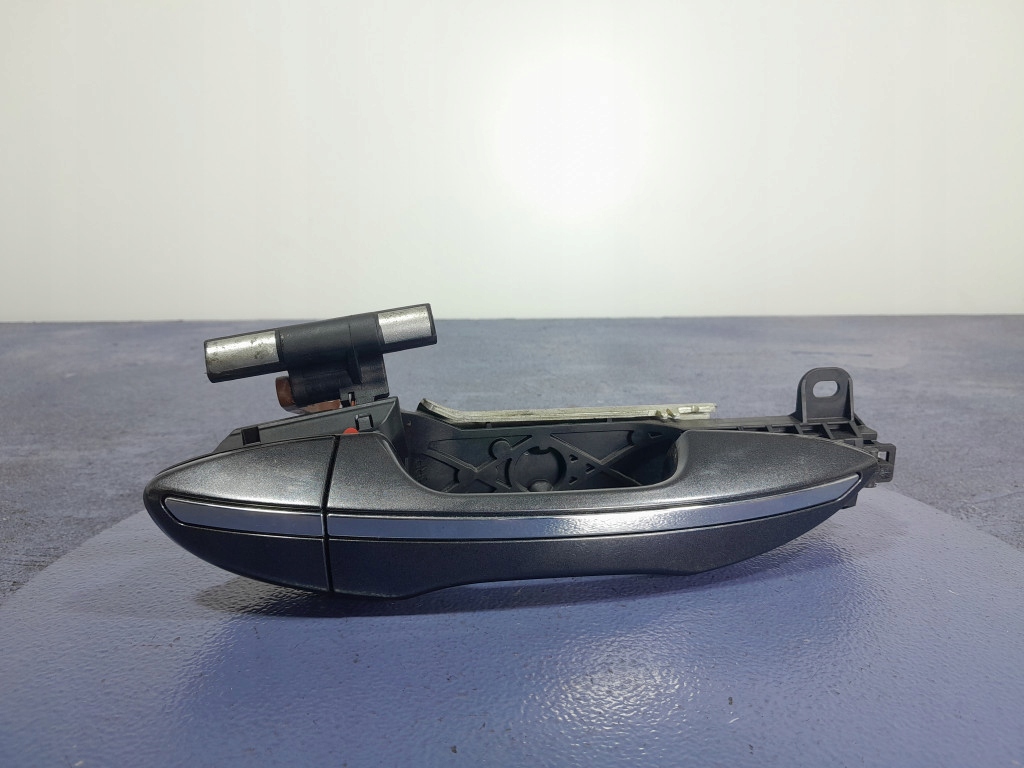 фото №1, Toyota corolla xi e16 ручка задняя правая наружная 1g3