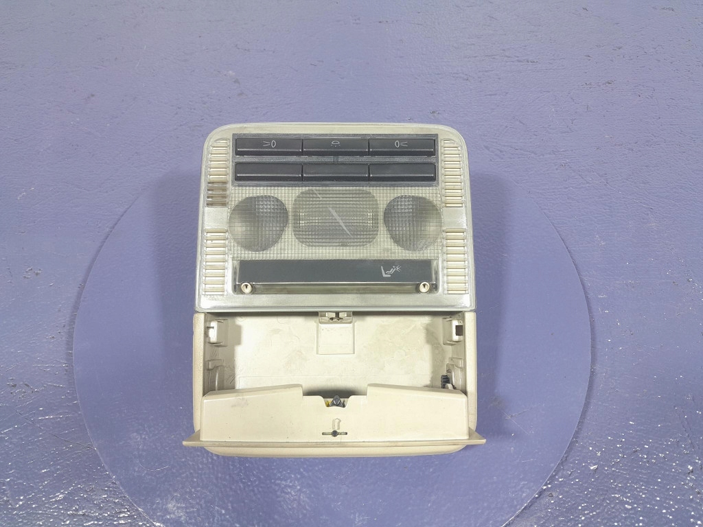 Alfa romeo 159 лампа бардачок потолочный перед Киев