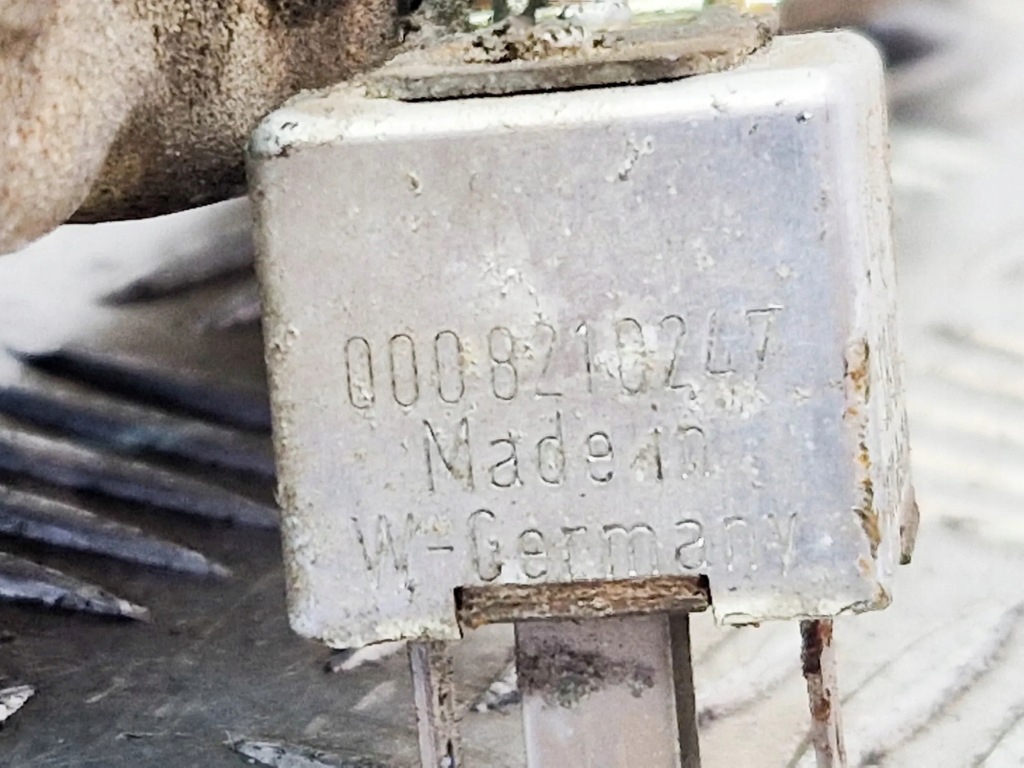 Купити Модуль вентилятора mercedes-benz sl coupe c107 0008210247 31582849 2.7l