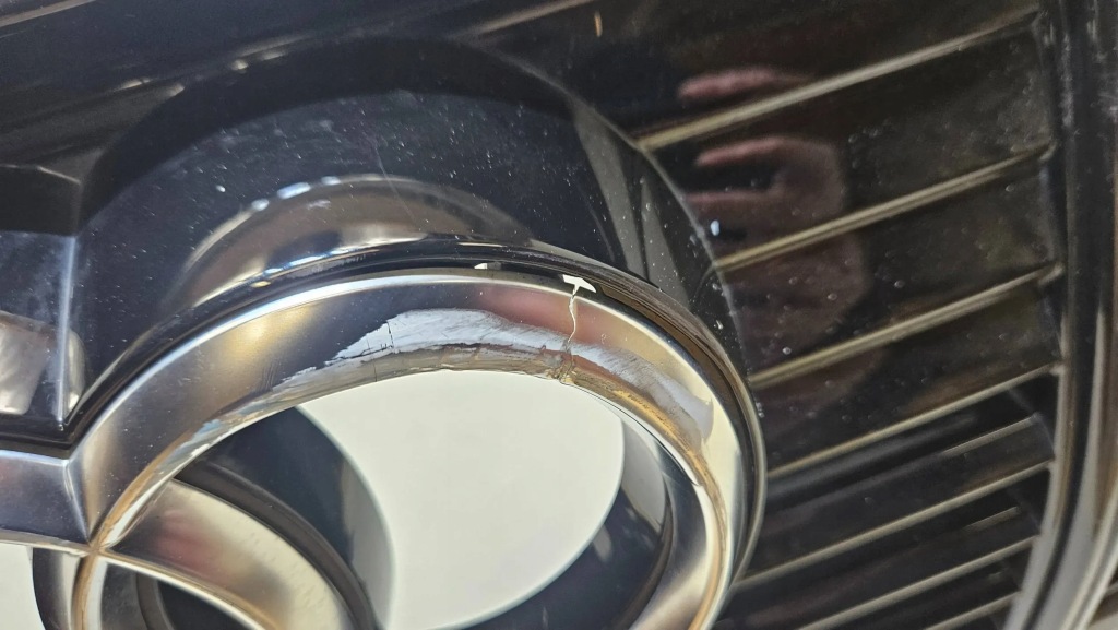 фото №7, Бампер перед передний решётка радиатора решётка радиатора audi e-tron 4ke807437