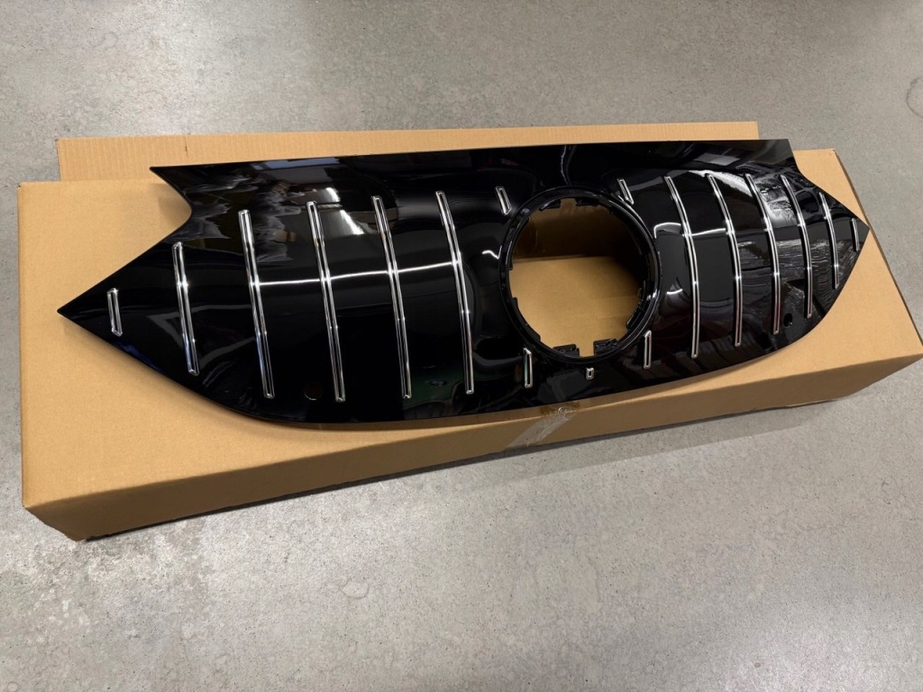 Решітка радіатора решітка радіатора mercedes eqe v295 w295 sedan чорний хром panamericana amg/gt Київ