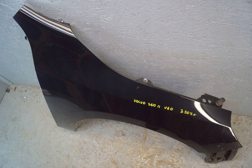 Volvo s60 2 v60 крила правий перед b3071 в Україні