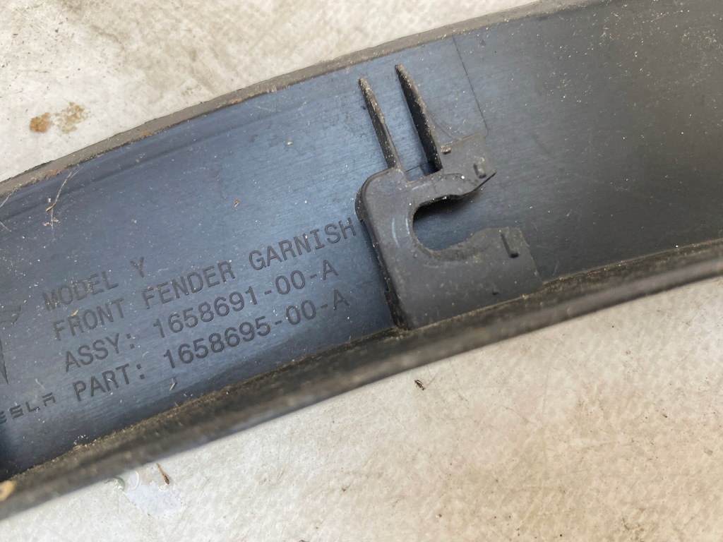 фото №12, Tesla y 19- молдинг накладка крыла перед левая 1658691-00-a