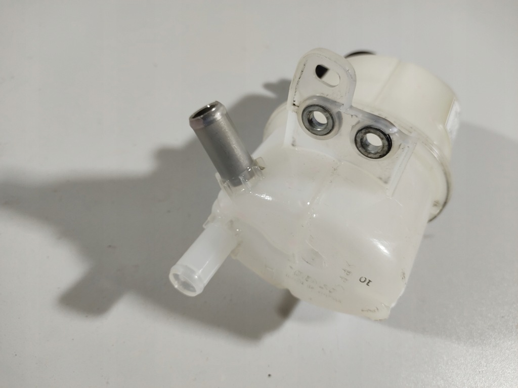 фото №4, Lexus is300h 13r бачок розширювальний