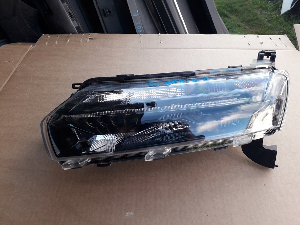 фото №1, Лампа передняя левая dacia spring led drl