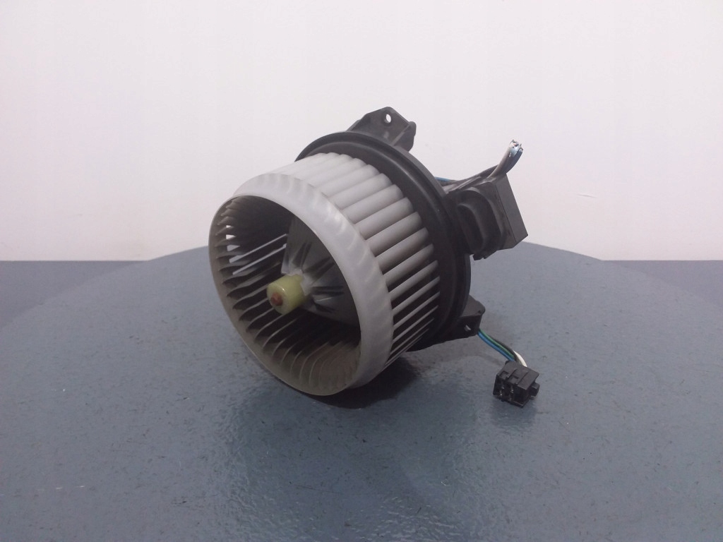 фото №1, Toyota yaris ii воздуходувка воздуха 272700-0540