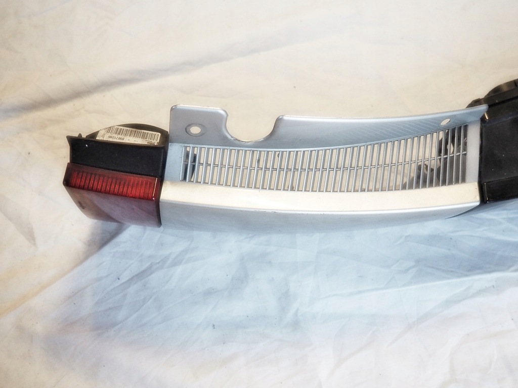 фото №8, Meriva a lift лампа задня права + кутик відбивач 13196001 лак z157 kompl