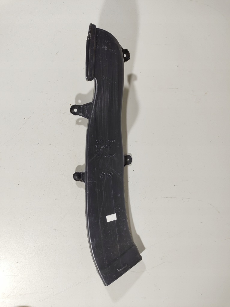 фото №1, Volvo v60 18r- впуск повітря стійка лівий