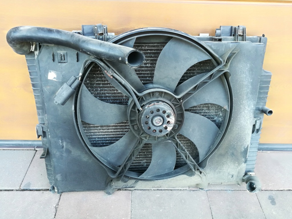 Купити Mercedes w210 рестайлінг  2,7d-chłodnica води вентилятор